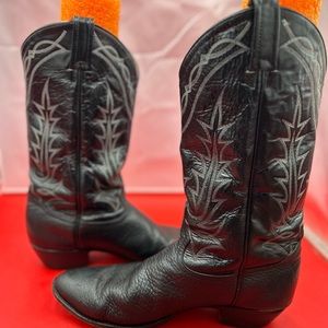 Tony lama men, 10.5 vintage cowboy boots.
